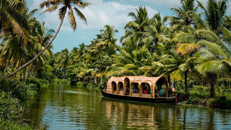 Pathiramanal Island